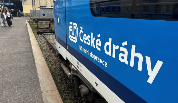 Vlaky zůstanou stát, berou štafetu na Rychnovsku a Náchodsku autobusy