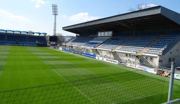 Tahle parta by měla z Dynama zmizet, napsal hejtman Kuba. Do sporu o klub vstupuje i kraj