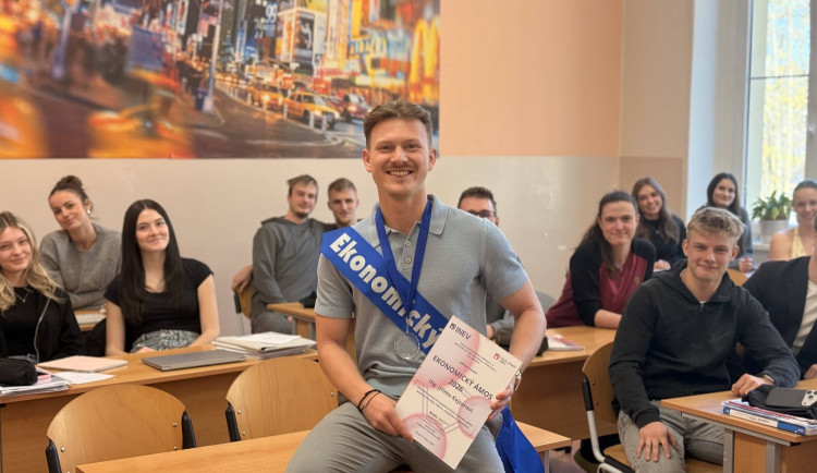 Nejinspirativnější středoškolský učitel ekonomie je z Liberce. Učí na Obchodce a jmenuje se Jiří Kejzar