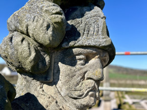 Na Kuksu začalo restaurování barokní sochy Velkého křesťanského bojovníka