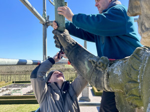 Na Kuksu začalo restaurování barokní sochy Velkého křesťanského bojovníka