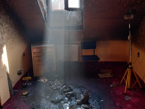 Dobrovolní hasiči zachránili dům v Žacléři