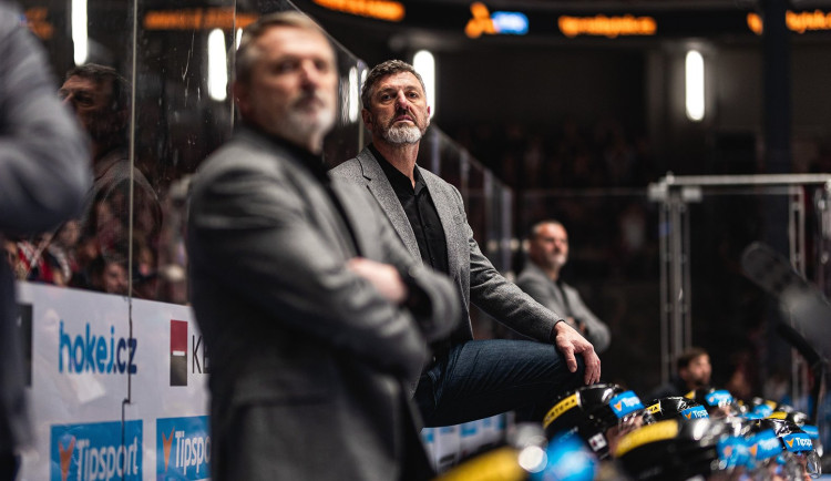 Trenér Sparty kritizoval rozhodčí, klub bude platit pokutu. Za výroky kouče ale stojí