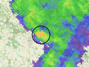 FOTO: Na Jičínsku se objevilo první letošní tornádo. Bylo slabé, ale viditelné