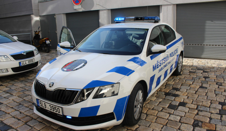 Návrat z oslavy se nezdařil. Upadl a klečel v kaluži krve, nadýchal 4 promile