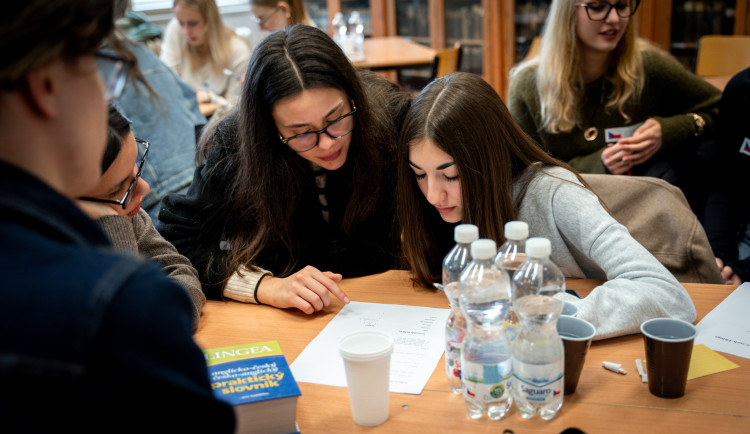 Hradec finančně podpoří talentované i znevýhodněné středoškoláky