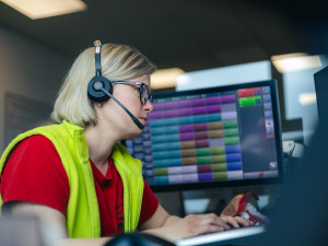 Maminka se neprobouzí. Operátoři na lince 155 řeší desítky tisíc dramat ročně