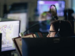 Maminka se neprobouzí. Operátoři na lince 155 řeší desítky tisíc dramat ročně