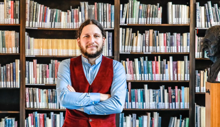 Kauza Foletti: Podle dokumentů byl hvězdou, univerzita mluví o šikaně studentů