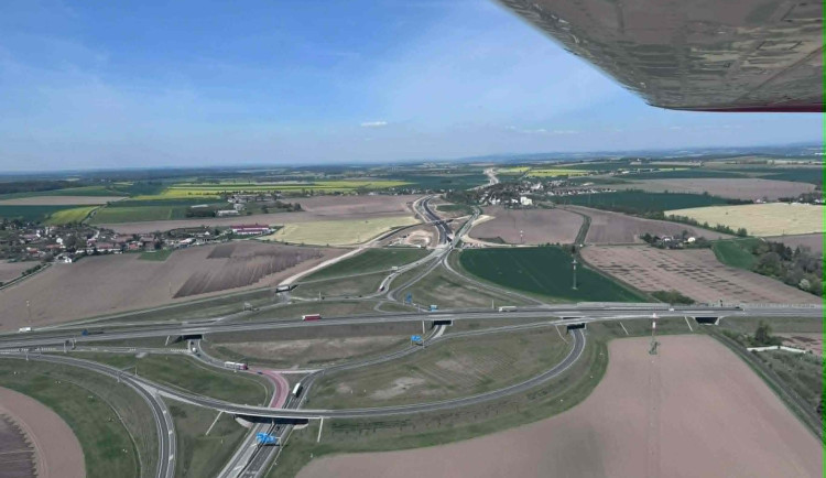 Úleva pro Ostroměř: Silničáři zahájili stavbu dálnice D35 směrem na Jičín