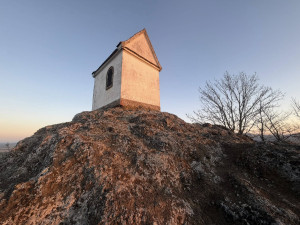 Stavbaři vyrazili na Zebín. Nové schodiště zabrání ničení přírodní památky