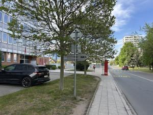 FOTO: Výstavba nového parkovacího domu začala. Hotovo bude příští rok
