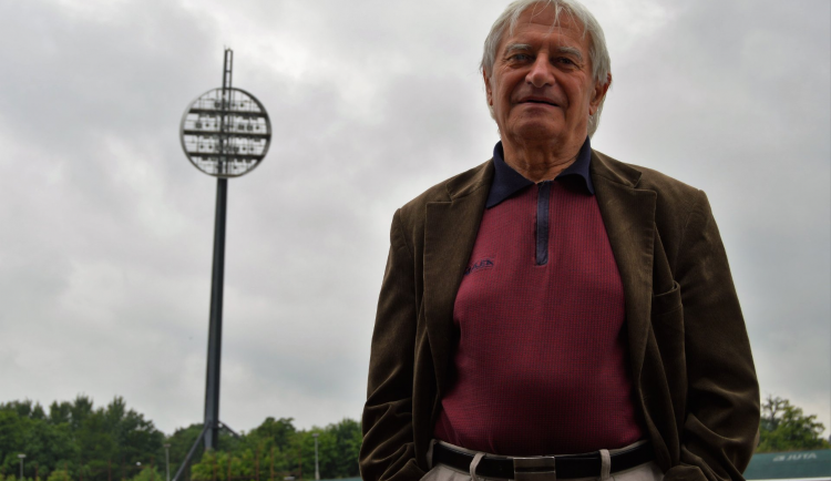 Hradecká Síň slávy se rozrostla o fotbalovou legendu Ladislava Škorpila