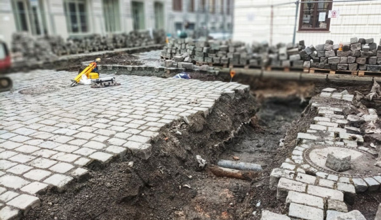 Do srdce památkového centra Hradce Králové míří dálkové teplo
