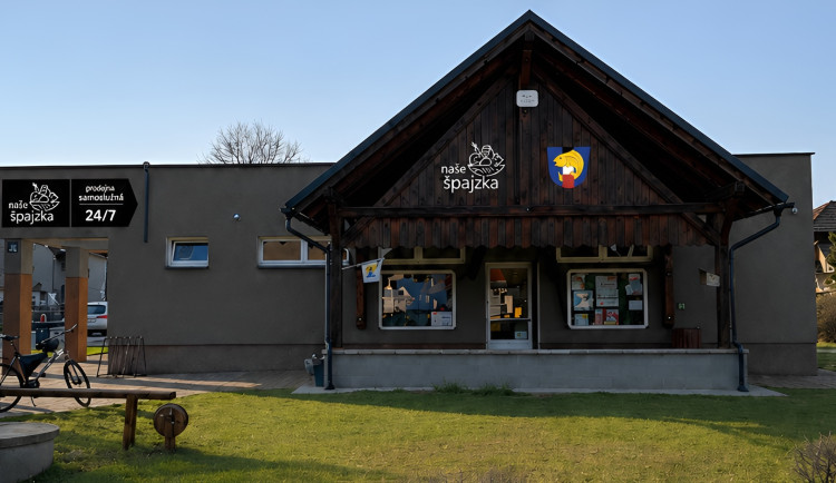 Na Náchodsku otevírá první obchod 24/7. Nakoupit půjde i v noci