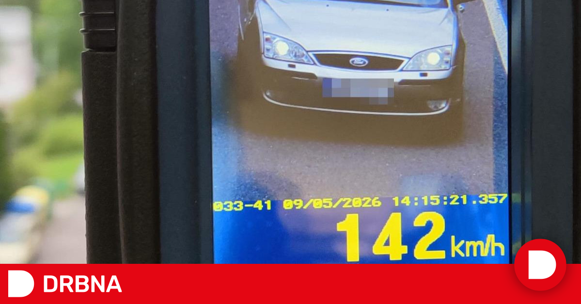 Na Vysokovském kopci se řidička Fordu na sedmdesátce řítila 142 km/h
