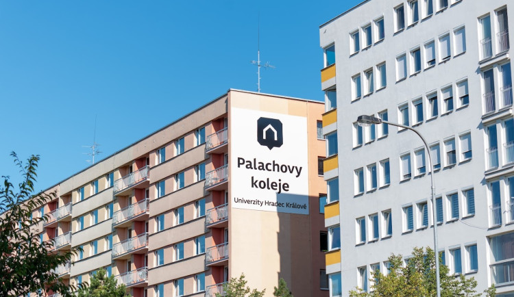 Studenti se museli evakuovat z Palachových kolejí. Jde o cvičení