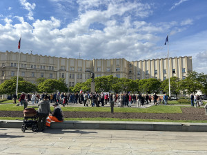 FOTO: Stovky lidí udělaly v Hradci Králové rámus za svobodu médií