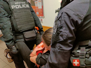 FOTO: Nemocnice ve Dvoře Králové simulovala útok ozbrojence