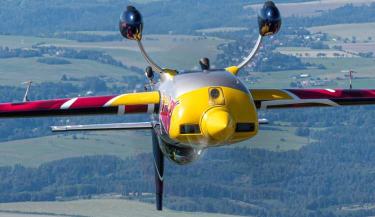 V Hradci Králové pokračuje Aviatická pouť. Kolony se dnes netvořily