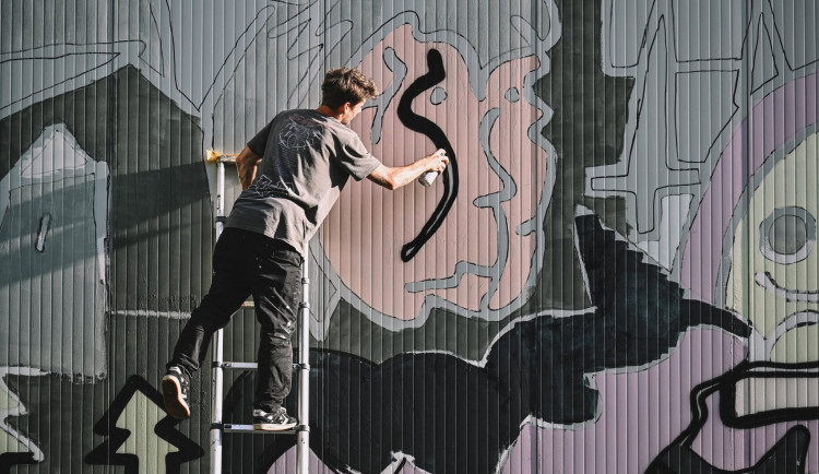 Hradec Králové ožívá barvami a uměním, je tu další Street Art Festival