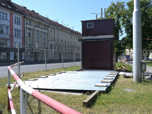 FOTO: Podchod na třídě Karla IV. se uzavírá. Podívejte se, jak roste nová pasáž