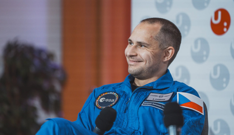 Porazil 22 tisíc uchazečů a studoval v Pardubicích. 7 zajímavostí o astronautovi Svobodovi
