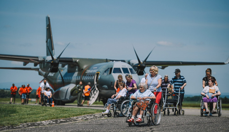 Open Skies for Handicapped: Letadly se dnes proletí až šest set účastníků akce