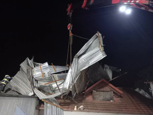Noční bouřky v Královéhradeckém kraji lámaly stromy a zranily rekreanty