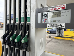 Výhodné tankování v Polsku? Naftu mají některé české pumpy levnější