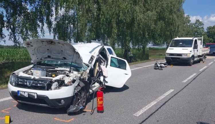 Při nehodě na frekventované silnici na Pelhřimovsku se zranili oba řidiči