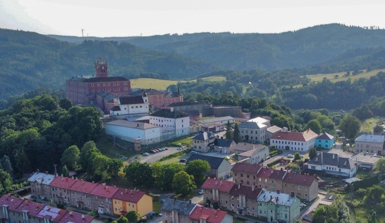 Po propuštění z Mírova znovu vraždil. Státní zástupkyně žádá výjimečný trest