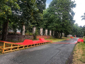Hradec zaplnilo umění. Nové instalace lákají k zastavení i hře