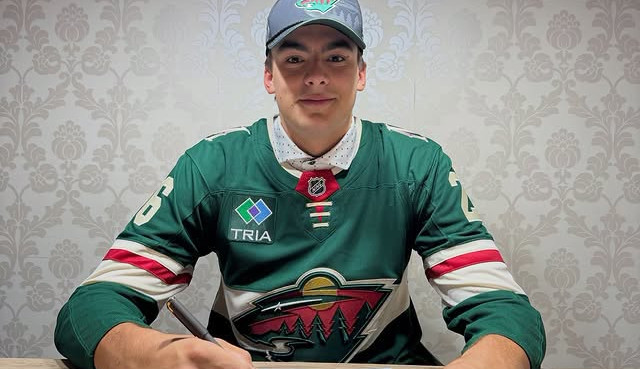 Hradecký talent podepsal smlouvu v NHL. Filip Růžička se upsal Minnesotě Wild.