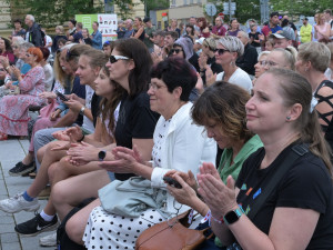 Do Hronova míří tisíce lidí. Festival nabídne téměř 150 představení i koncerty zdarma