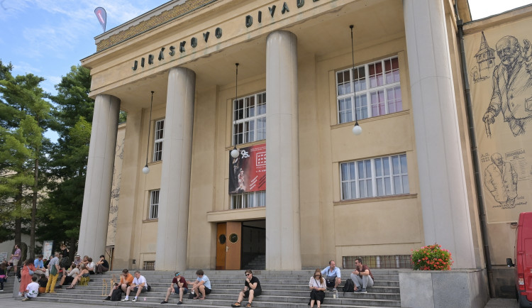 Jiráskův Hronov startuje. Město je plné, ubytování hlásí vyprodáno