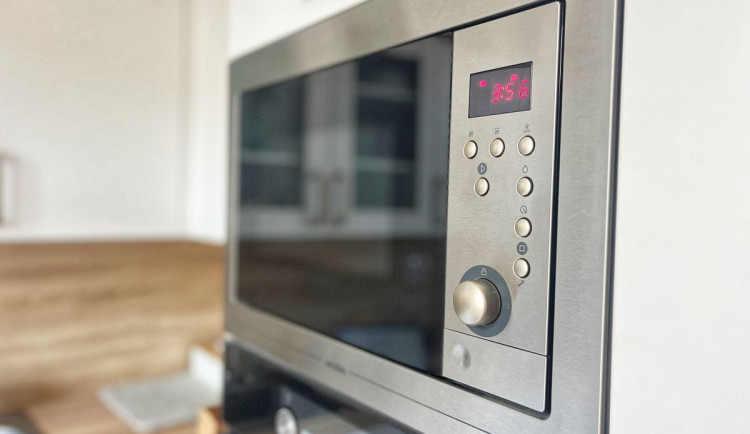 Před odjezdem na dovolenou nevypínejte router, lednici ani hlavní jistič