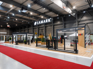LAMARK patří mezi lídry českého trhu v oblasti plotů, pergol a moderního exteriéru