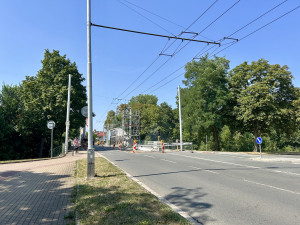 Řidiče trápí rozkopaný Hradec. Kdy bude hotovo?