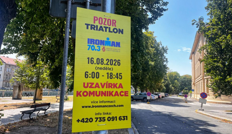 Na hradeckém Eliščině nábřeží neparkujte, hrozí tam odtah