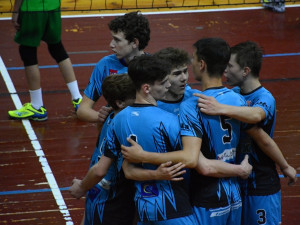 FOTO: V hradecké hale Slavia se konalo žákovské volejbalové MČR