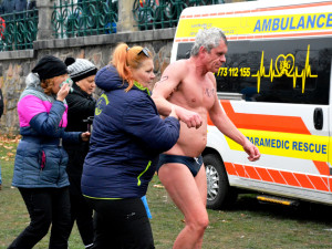 Labe patřilo o víkendu otužilcům. Plaveckých závodů se zúčastnili i zahraniční sportovci