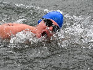 Labe patřilo o víkendu otužilcům. Plaveckých závodů se zúčastnili i zahraniční sportovci