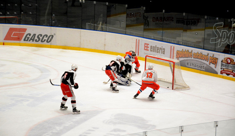 Prestižní univerzitní derby ovládl Hradec, domácí Pardubice prohrály vysoko 2:6