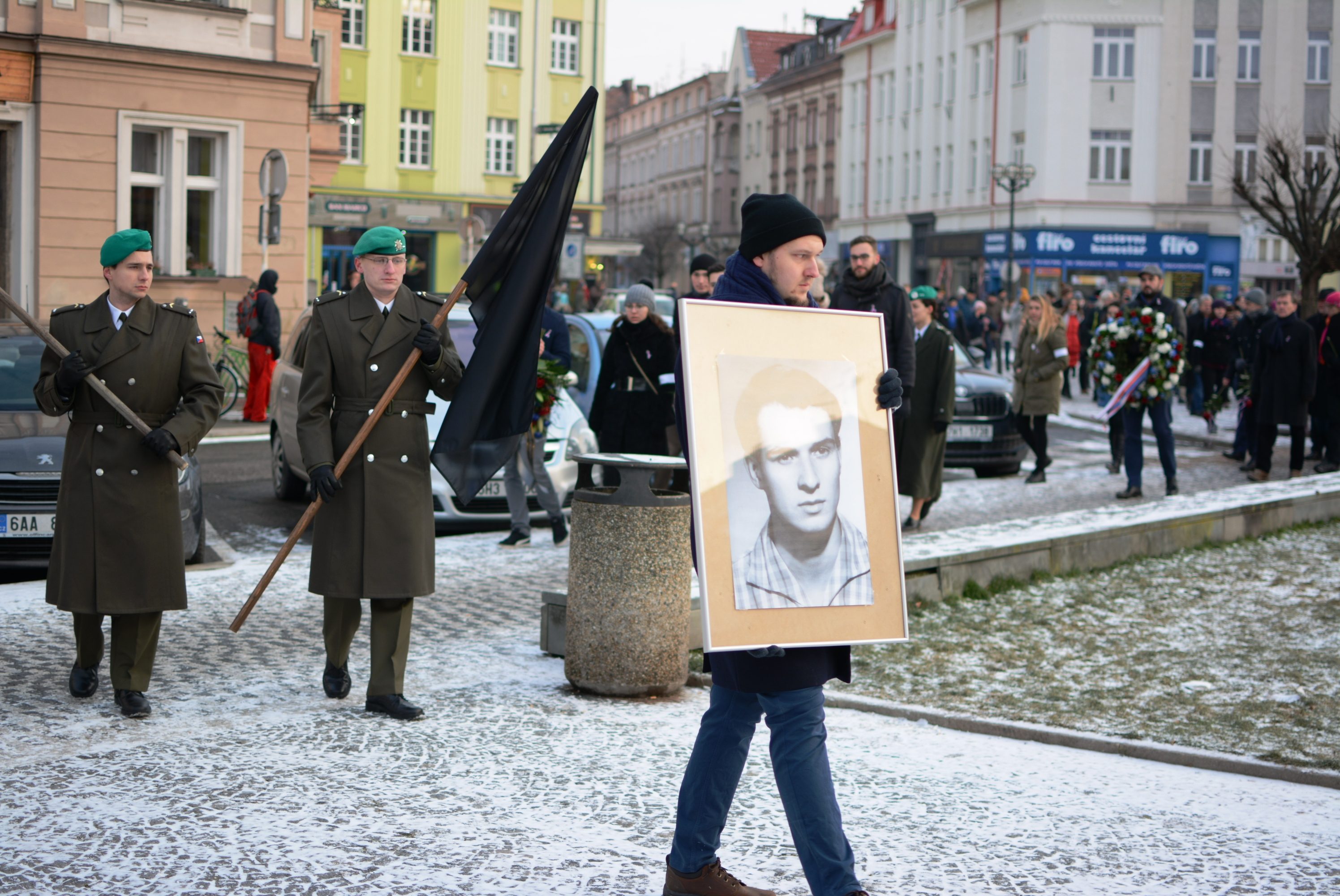 Centrem města prošel pietní průvod, studenti zopakovali pochod za Jana Palacha z roku 1969