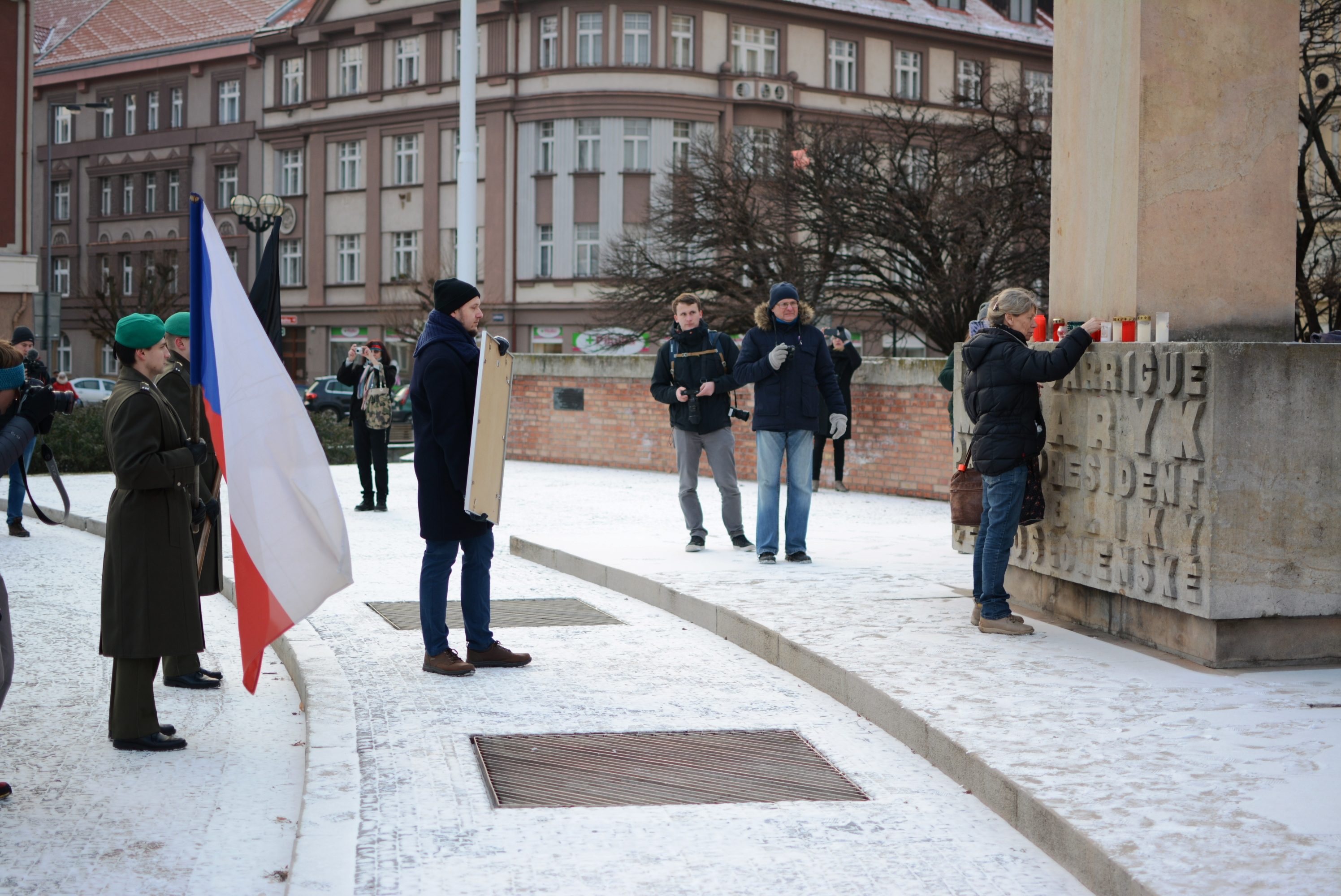 Centrem města prošel pietní průvod, studenti zopakovali pochod za Jana Palacha z roku 1969