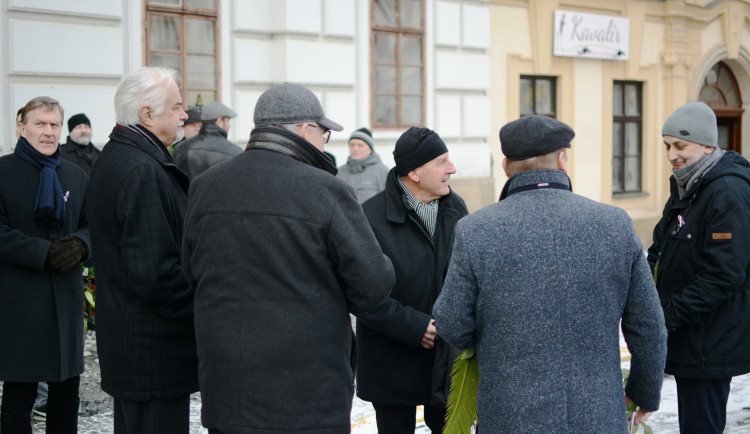 Centrem města prošel pietní průvod, studenti zopakovali pochod za Jana Palacha z roku 1969