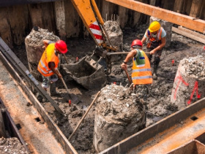 Začala stavba nejdelšího mostu na dálnici D11