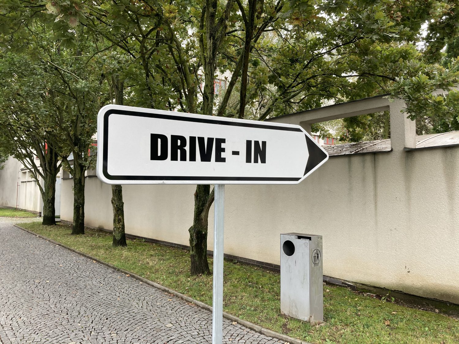 GALERIE: DRIVE-IN hlasování v Hradci Králové