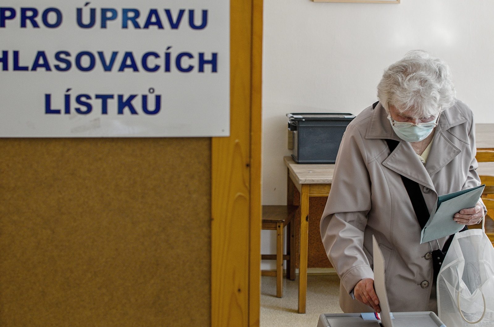 GALERIE: První volební den v Královéhradeckém kraji